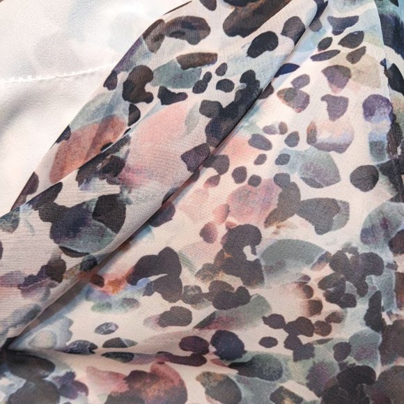 WHBM | Abstract Print Flutter Sleeve Blouse - Picture 9 of 12